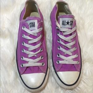 Size 7 Woman’s Magenta Converse